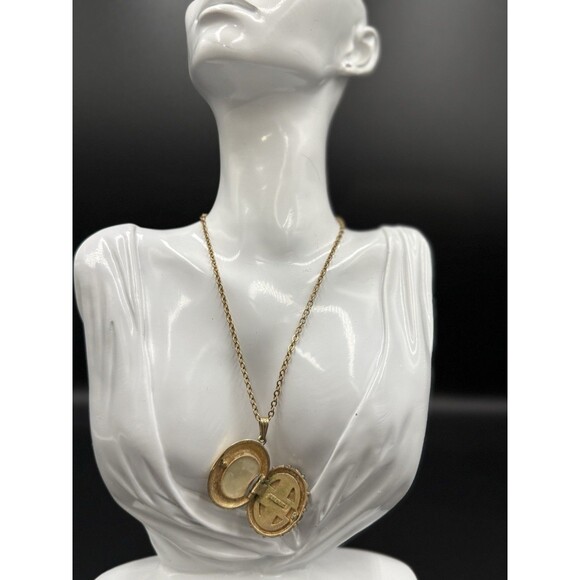 Luzier Vintage Cameo Solid Perfume Locket Gold Tone Pendant - Picture 5 of 6